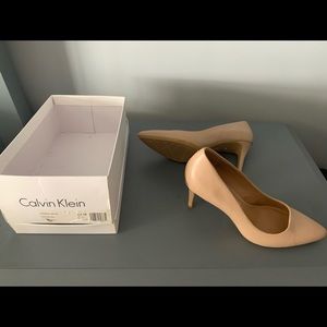 Calvin Klein size 8 1/2. Brand new!!